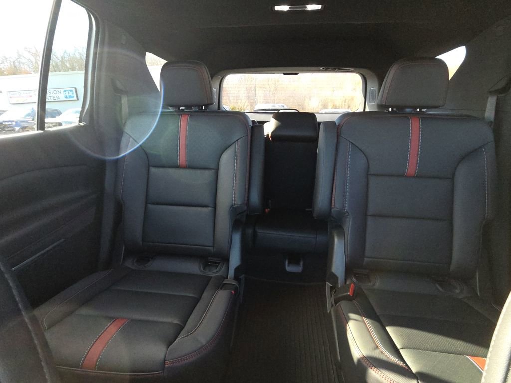New 2026 Chevrolet Traverse RS w/ LPO, Floor Liner Package AWD/4WD image 25
