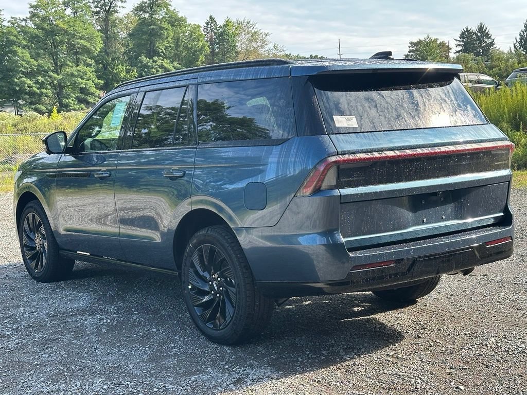 New 2027 Lincoln Navigator Reserve w/ Jet Appearance Package AWD/4WD image 32