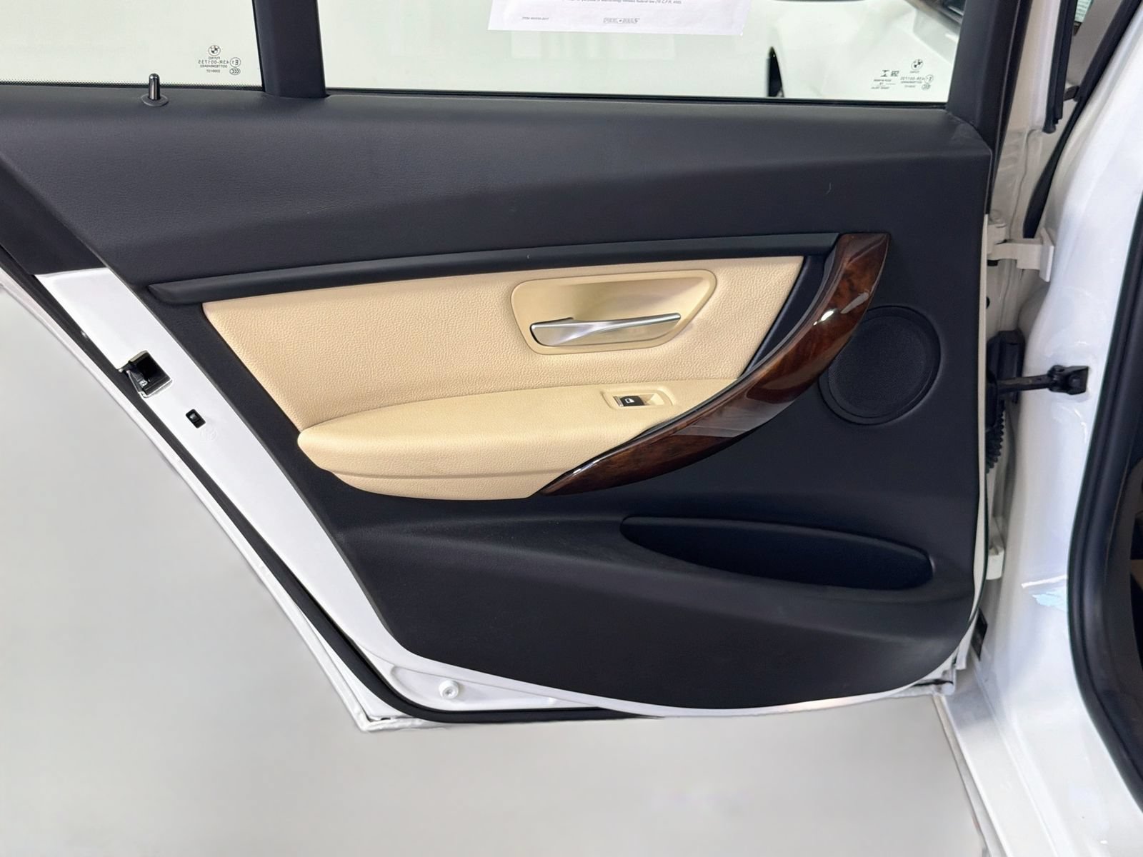 Used 2018 BMW 320i Sedan RWD image 24