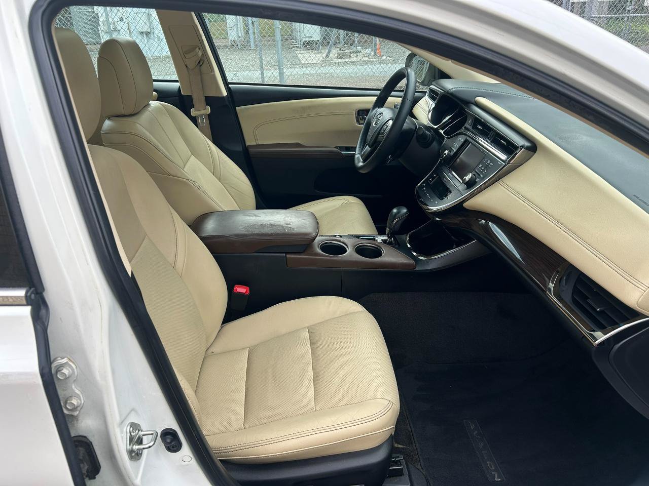 Used 2014 Toyota Avalon Limited FWD image 17