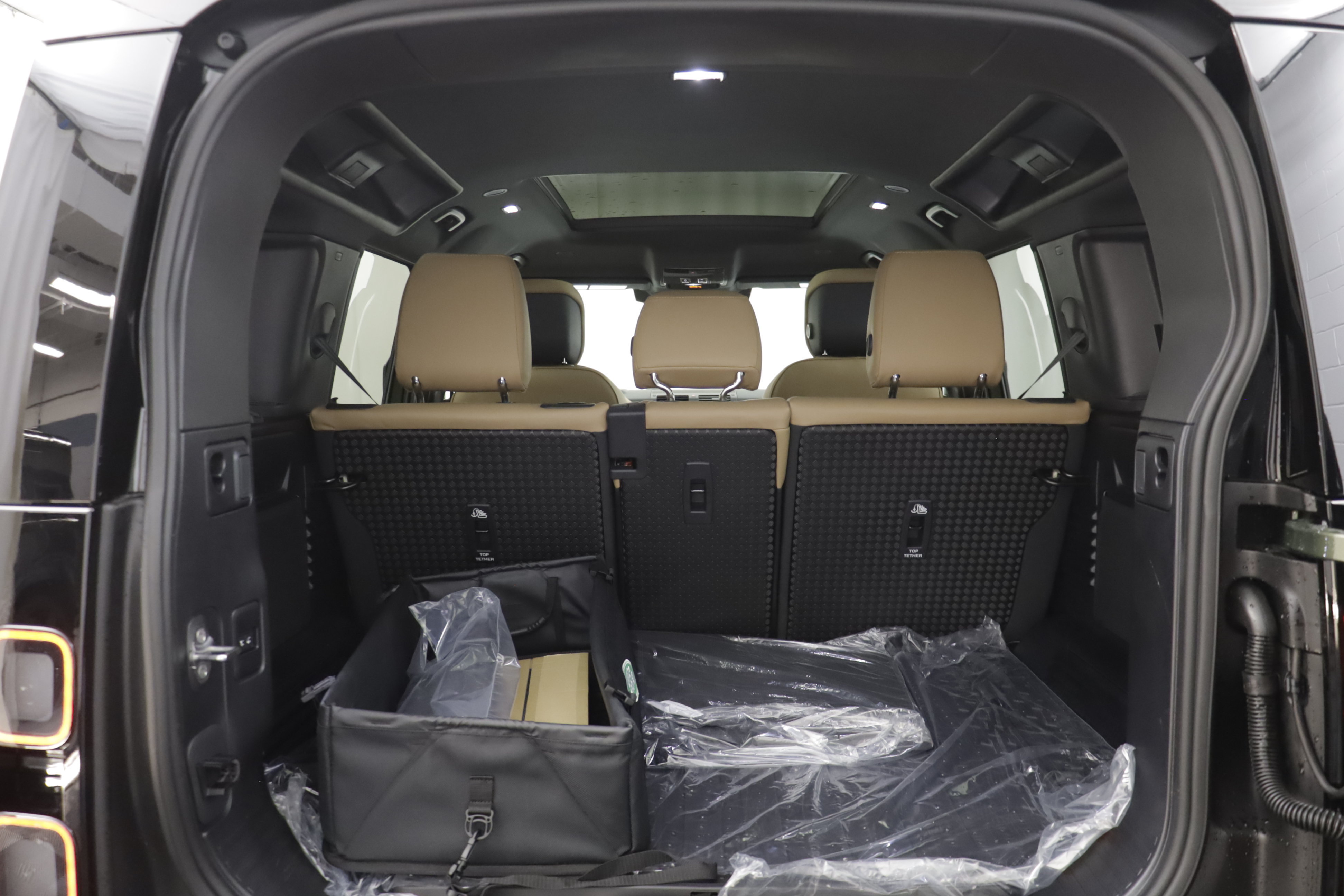 New 2026 Land Rover Defender 110 S AWD/4WD image 19