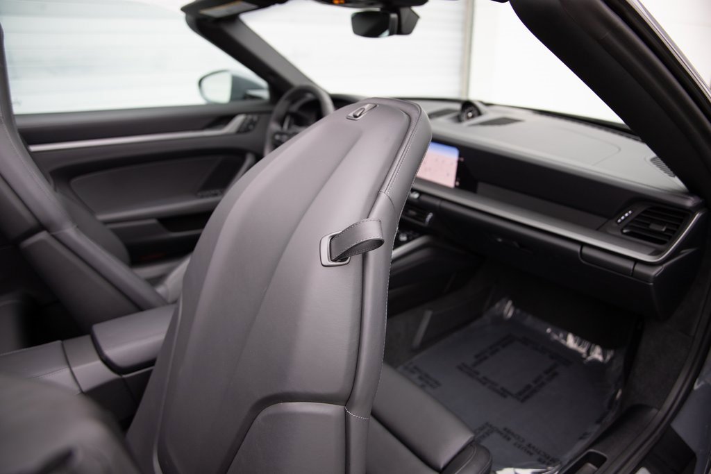 Certified 2025 Porsche 911 Carrera image 24