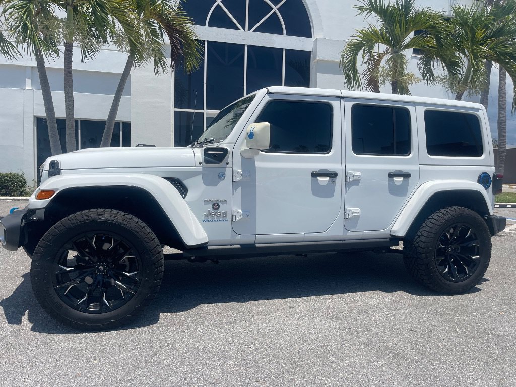 Used 2023 Jeep Wrangler Unlimited Sahara AWD/4WD image 27