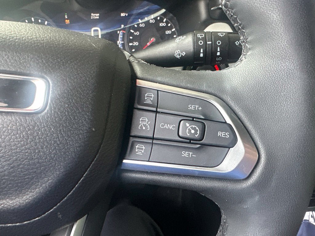 Used 2025 Jeep Compass Limited w/ Sun & Sound Group AWD/4WD image 12