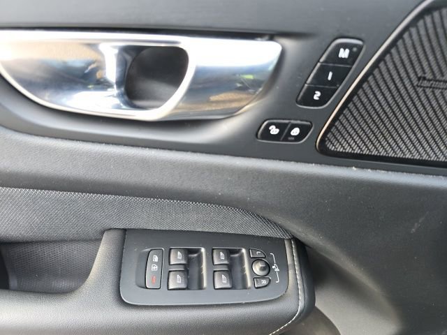 Certified 2023 Volvo XC60 B6 Ultimate w/ Protection Package Premier image 26