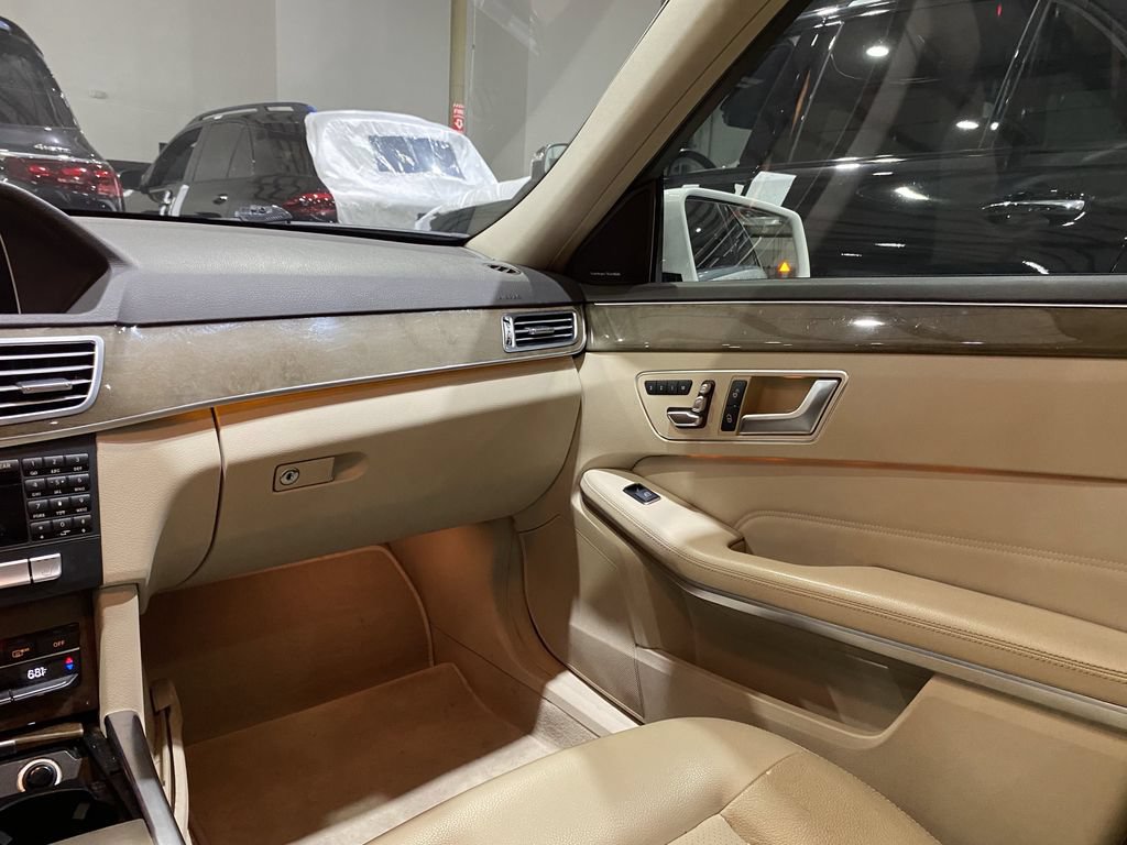 Used 2014 Mercedes-Benz E 350 Sedan image 4