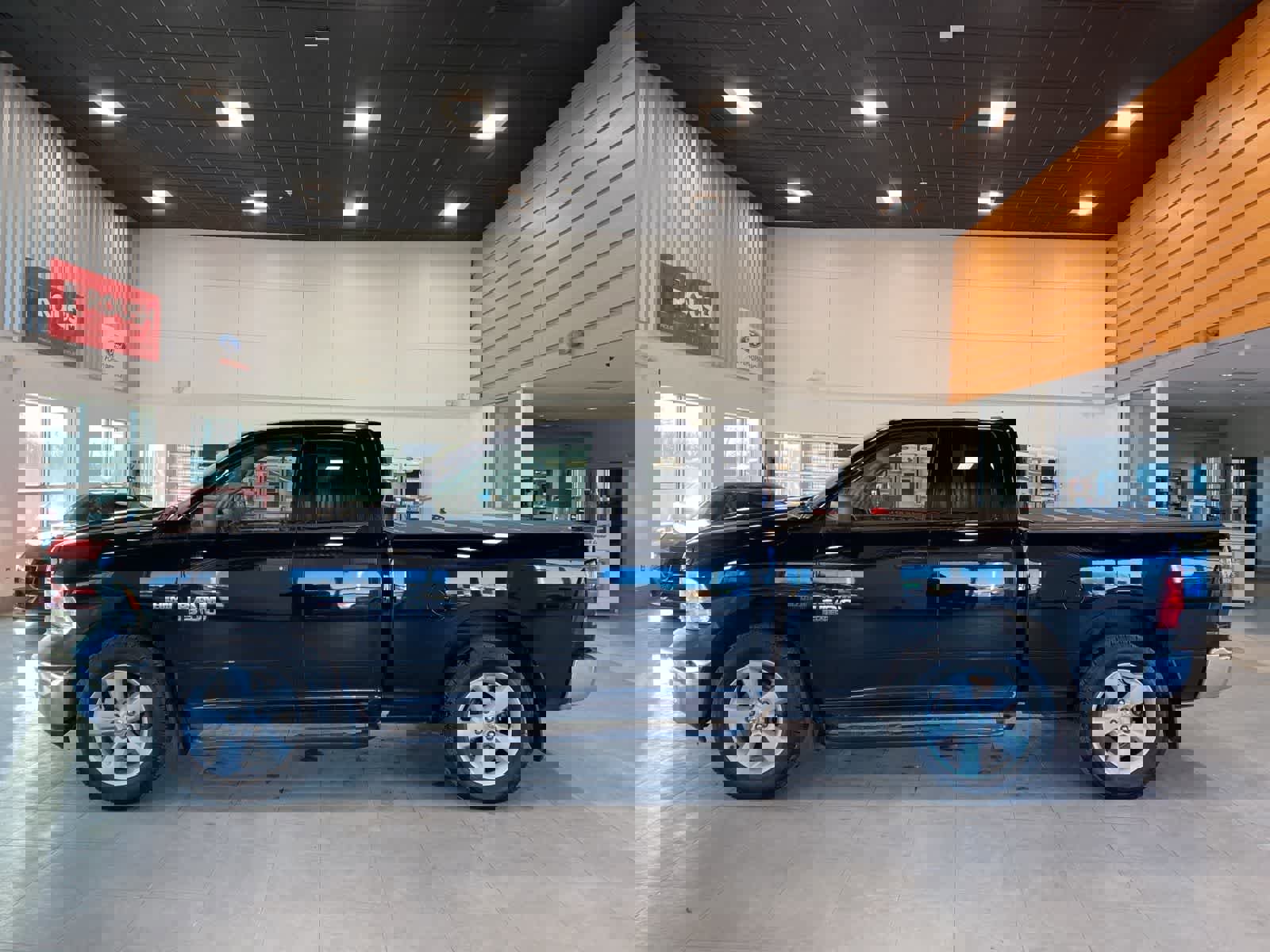 Used 2019 RAM 1500 Classic SLT image 2