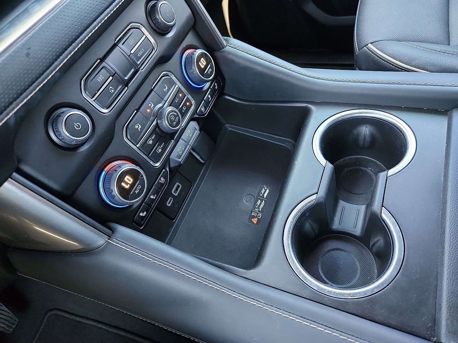 Used 2023 Chevrolet Tahoe Premier w/ Premium Package 2 AWD/4WD image 25