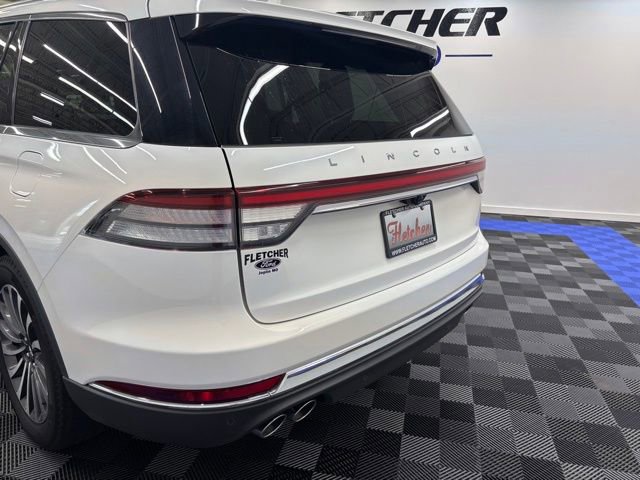 Used 2024 Lincoln Aviator Reserve AWD/4WD image 8