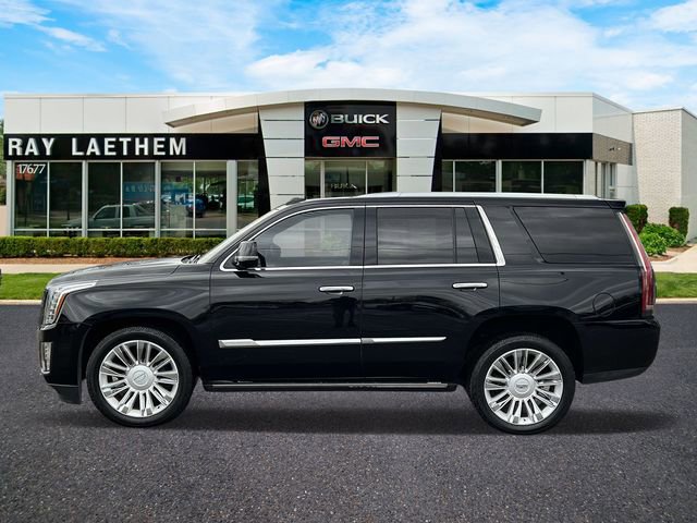 Used 2016 Cadillac Escalade Platinum image 2