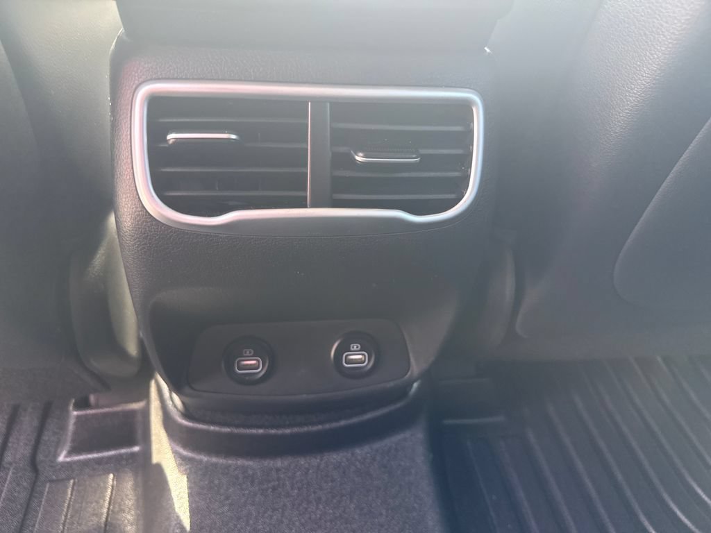 Certified 2023 Hyundai Santa Fe SEL Premium AWD/4WD image 22