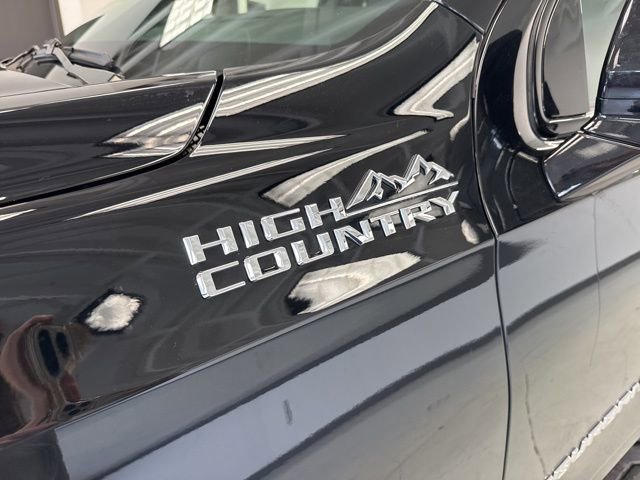 Used 2023 Chevrolet Suburban High Country image 6