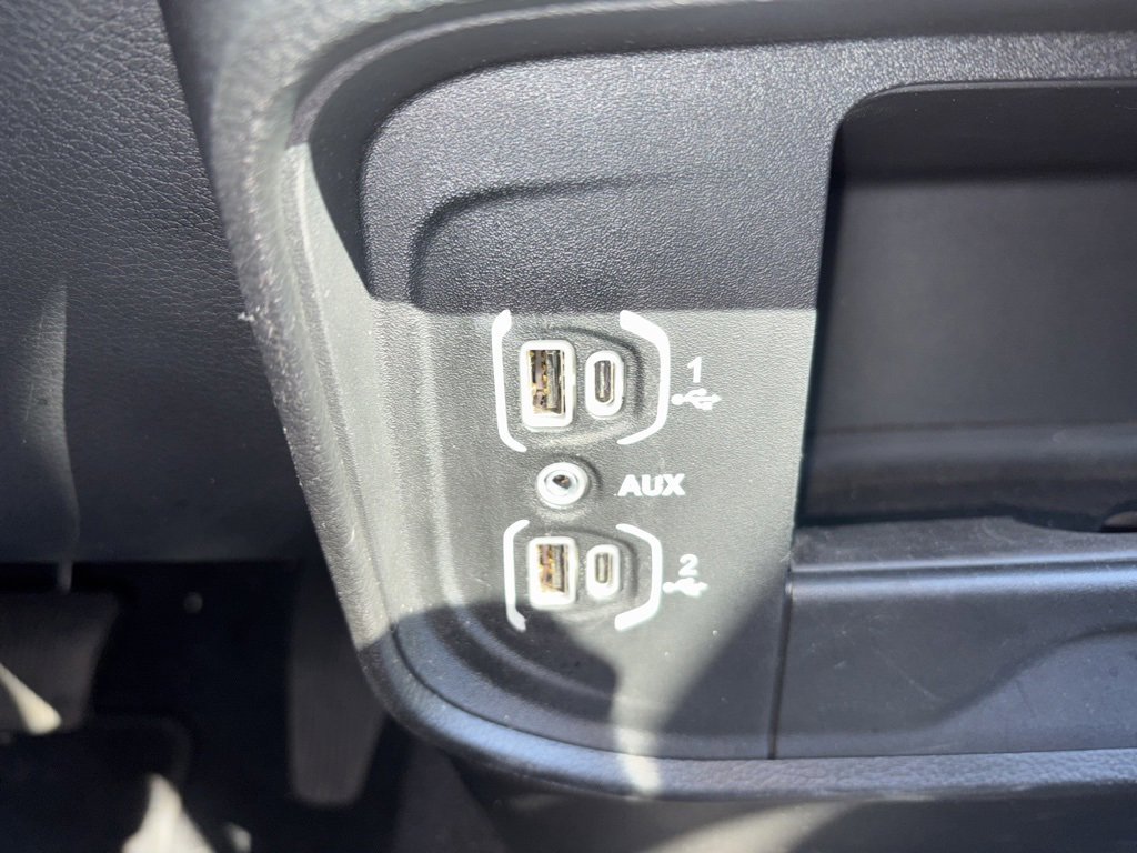 Used 2024 RAM 2500 Big Horn w/ Sport Appearance Package image 19