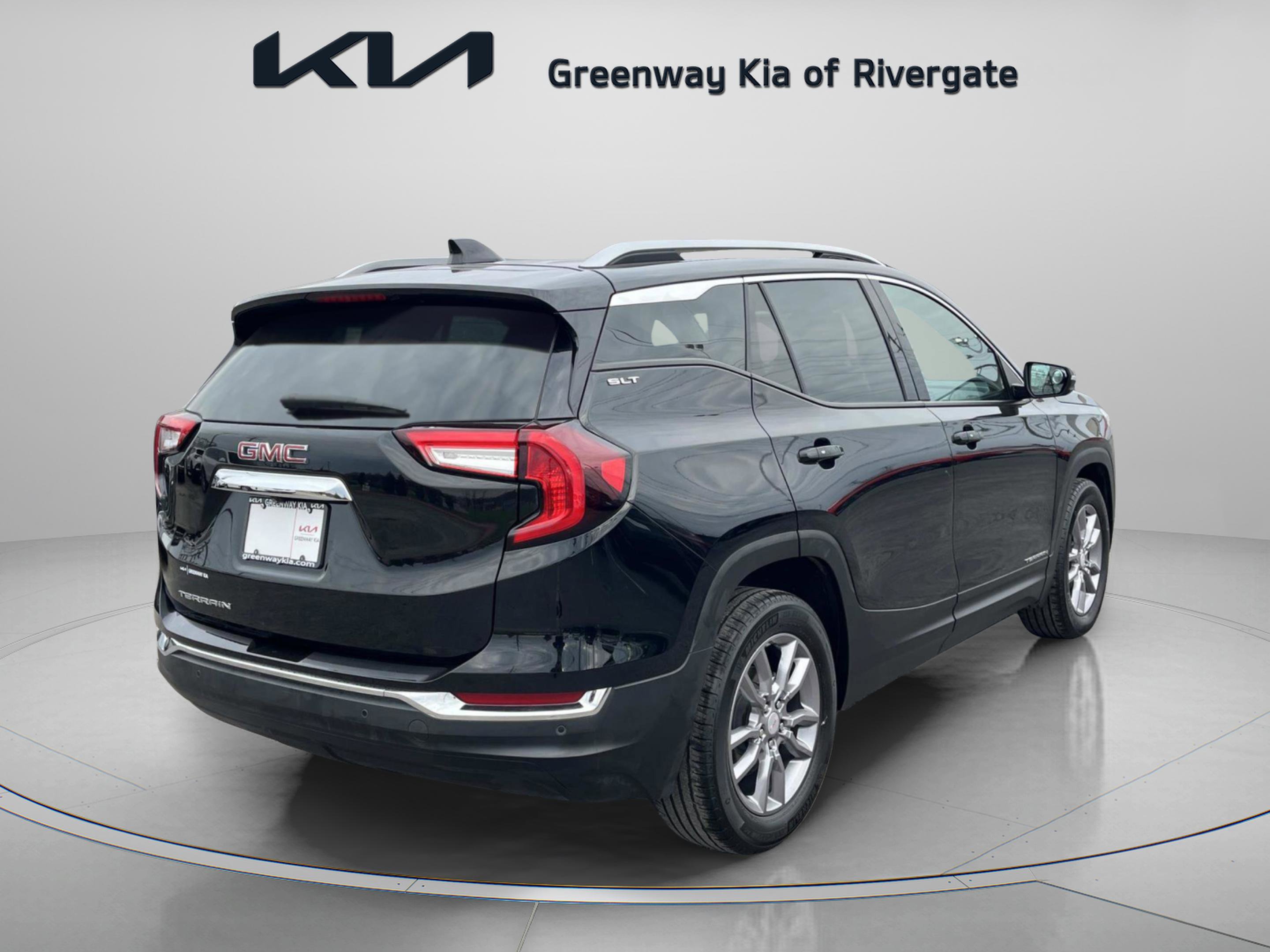 Used 2023 GMC Terrain SLT w/ Infotainment Package II image 7