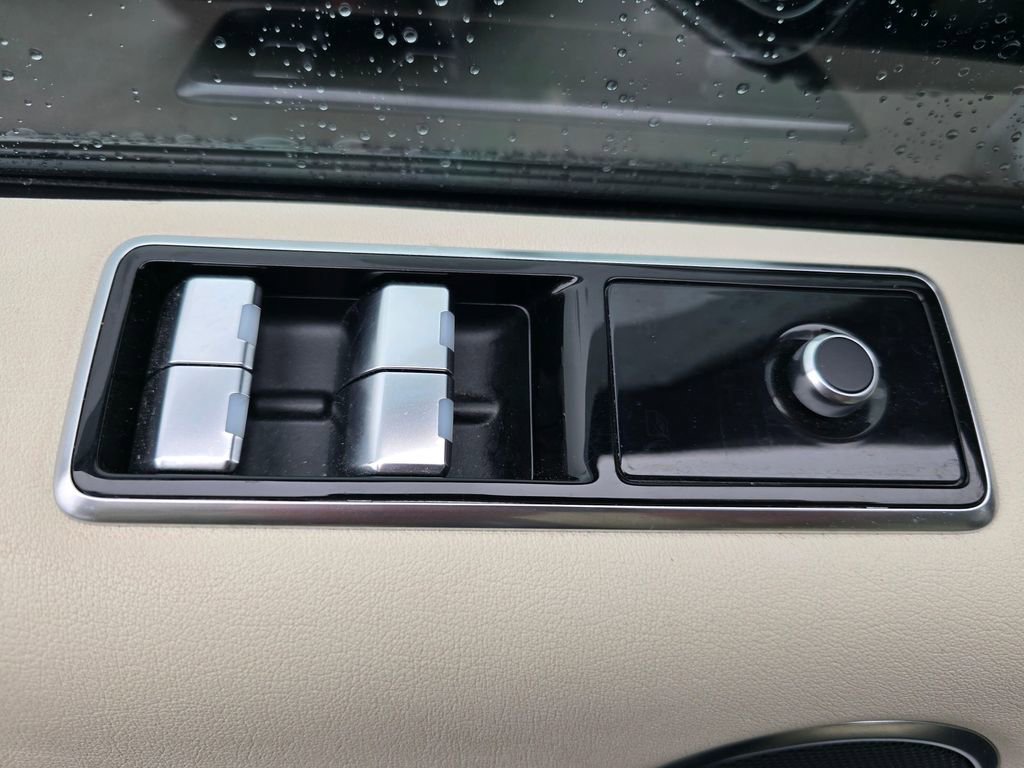Used 2021 Land Rover Range Rover Sport HSE Silver Edition image 26