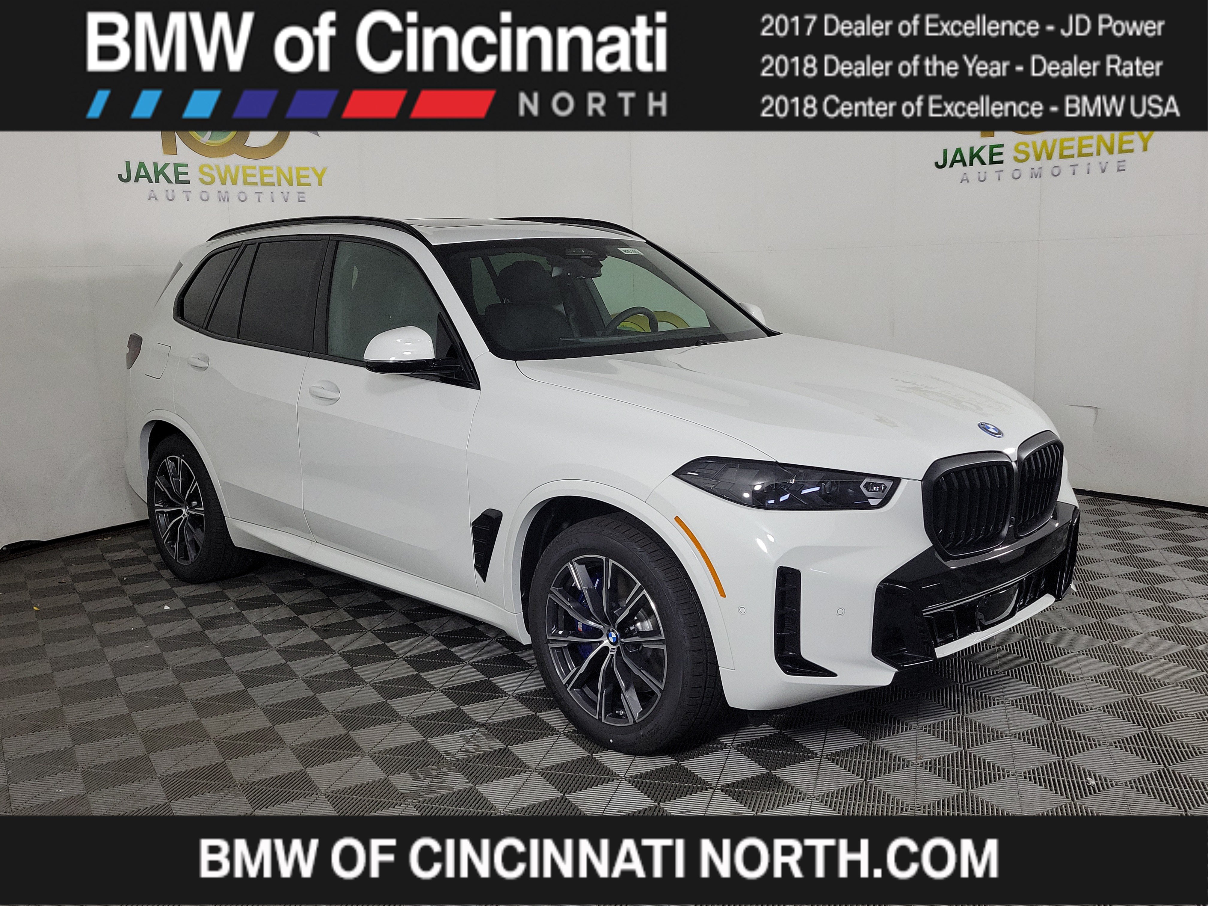 New 2026 BMW X5 xDrive50e w/ M Sport Package AWD/4WD image 1