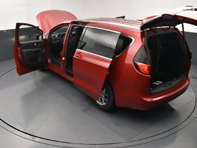 New 2026 Chrysler Voyager LX FWD image 28