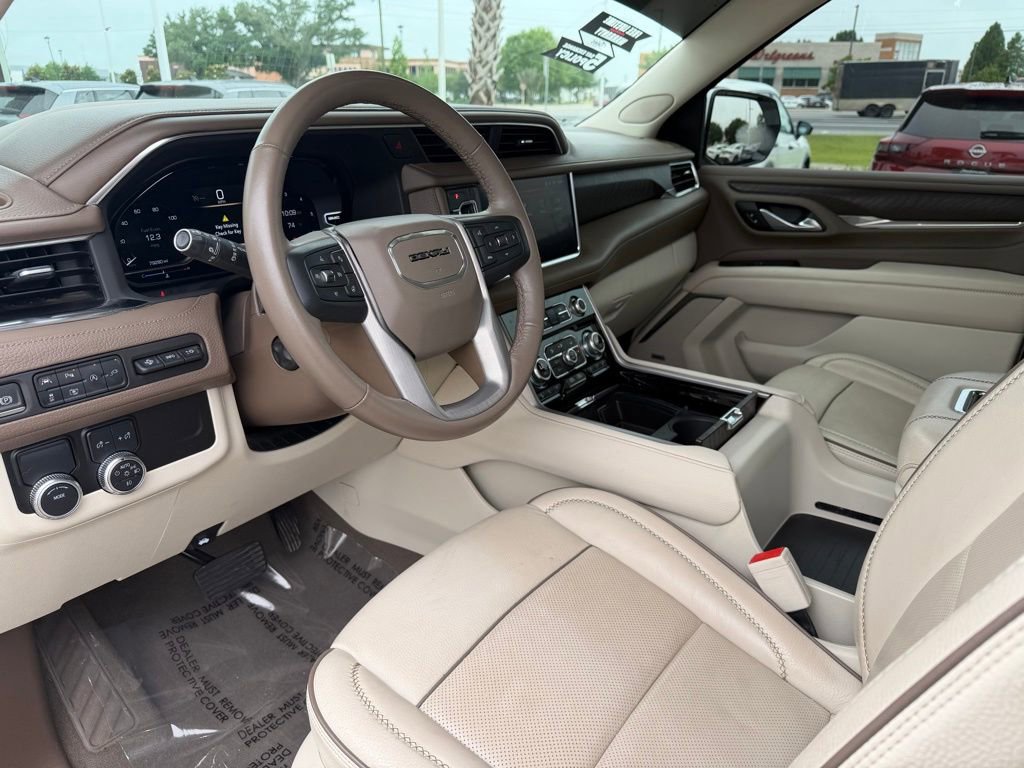 Used 2022 GMC Yukon XL Denali RWD image 11