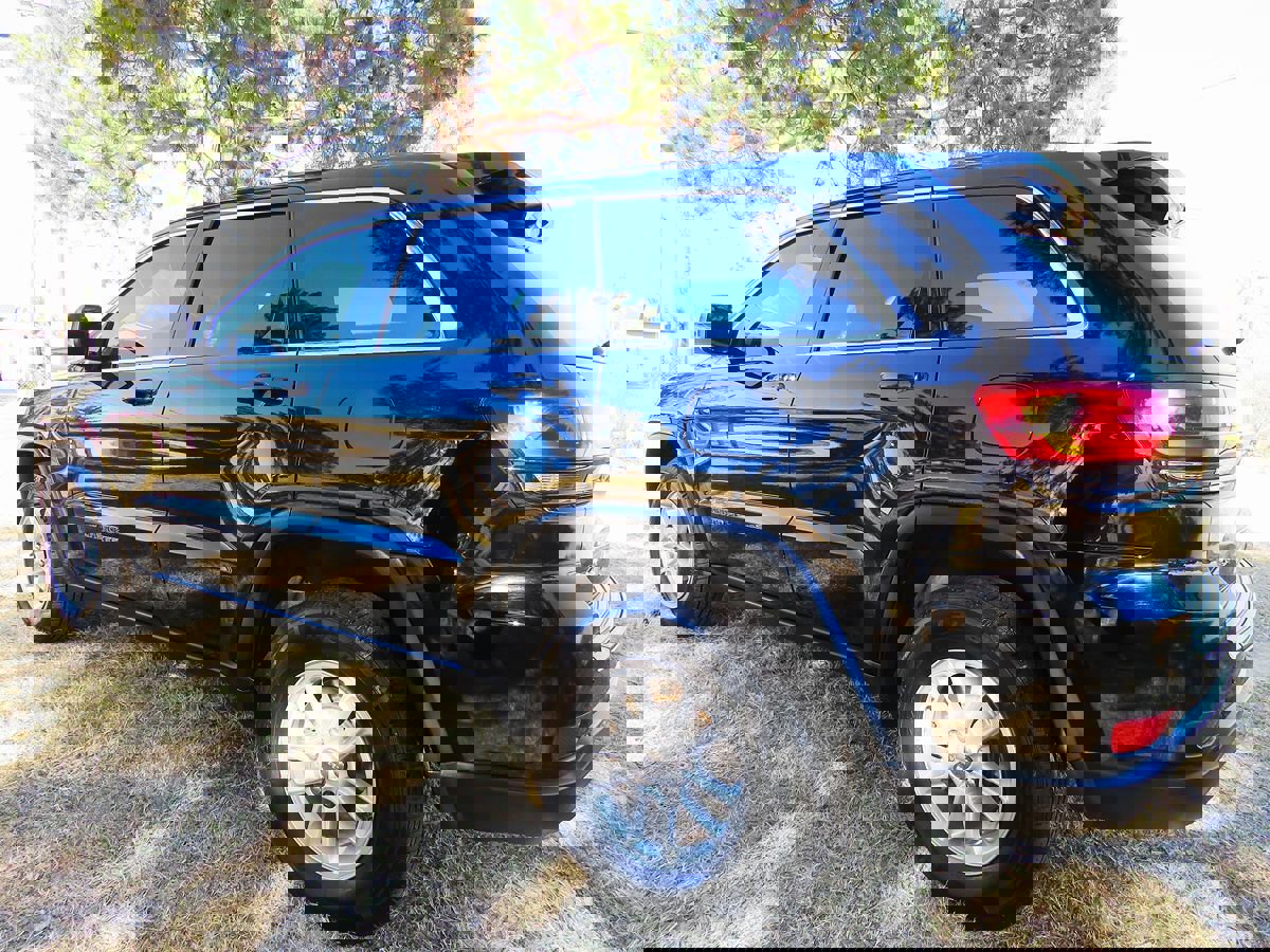 Used 2018 Jeep Grand Cherokee Laredo image 4