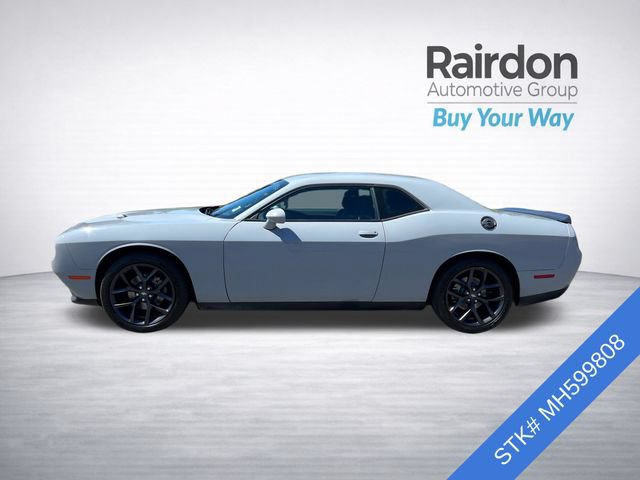 Used 2021 Dodge Challenger SXT w/ Blacktop Package RWD image 4
