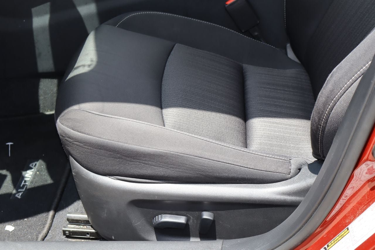Used 2022 Nissan Altima 2.5 SV AWD/4WD image 14