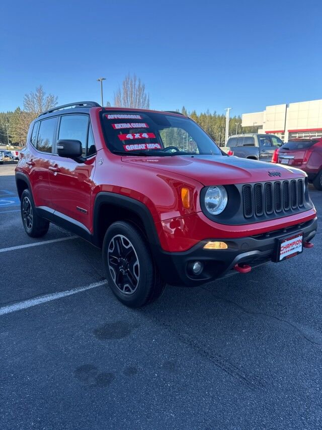 Used 2016 Jeep Renegade Trailhawk AWD/4WD image 4