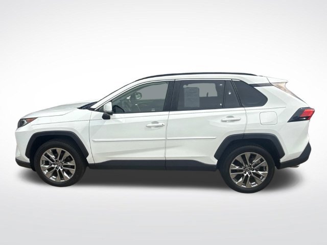 Used 2020 Toyota RAV4 XLE Premium FWD image 6