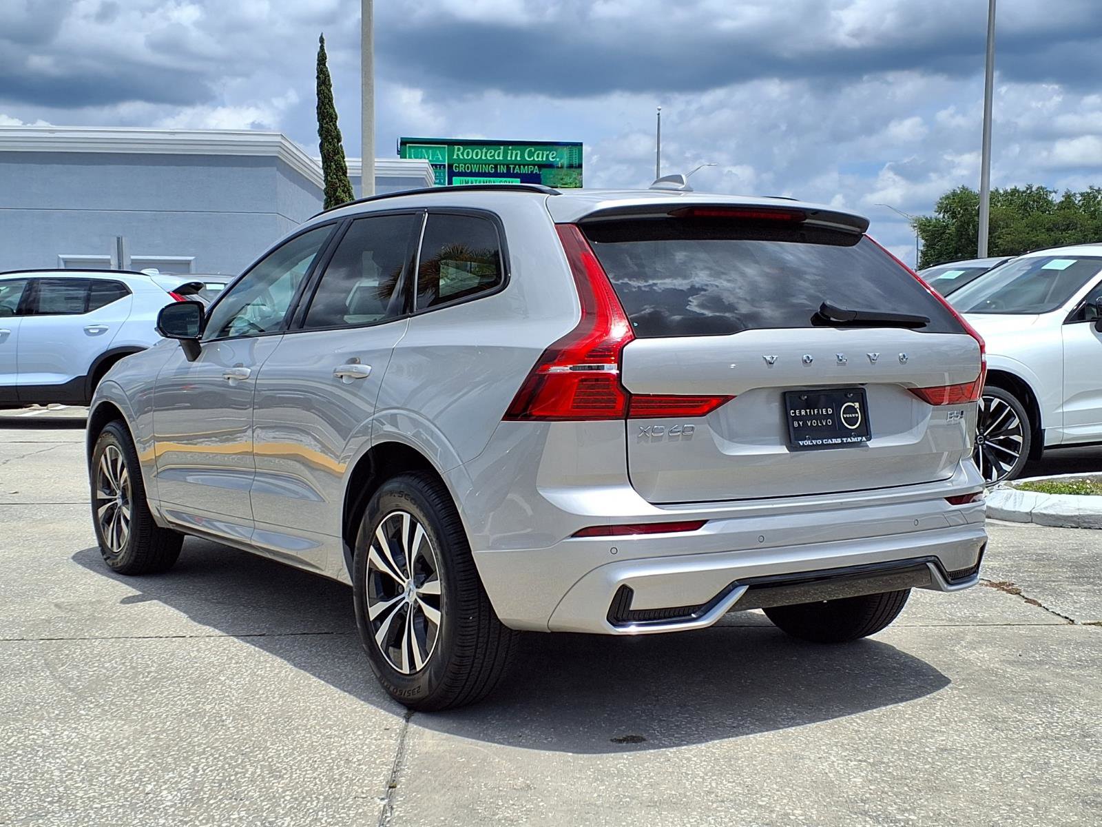 Certified 2025 Volvo XC60 B5 Core AWD/4WD image 5