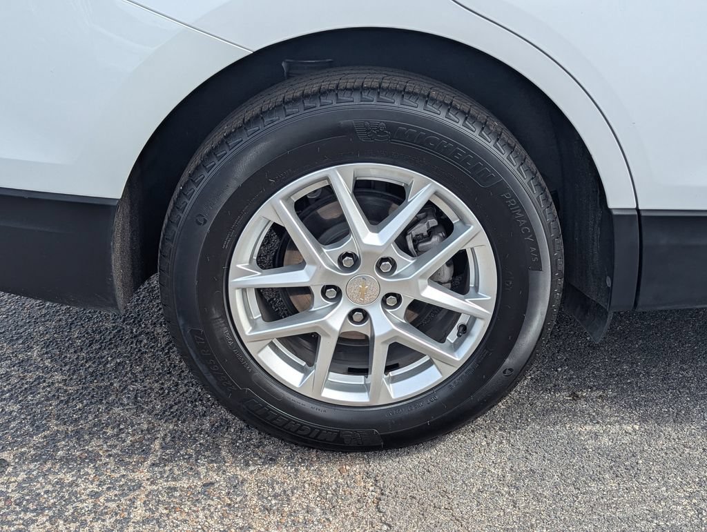 Used 2024 Chevrolet Equinox LT AWD/4WD image 3