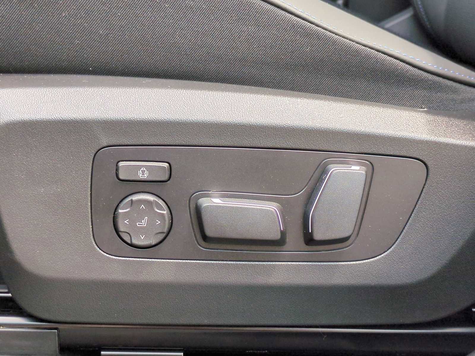 Used 2025 BMW X3 xDrive30i w/ Premium Package image 18