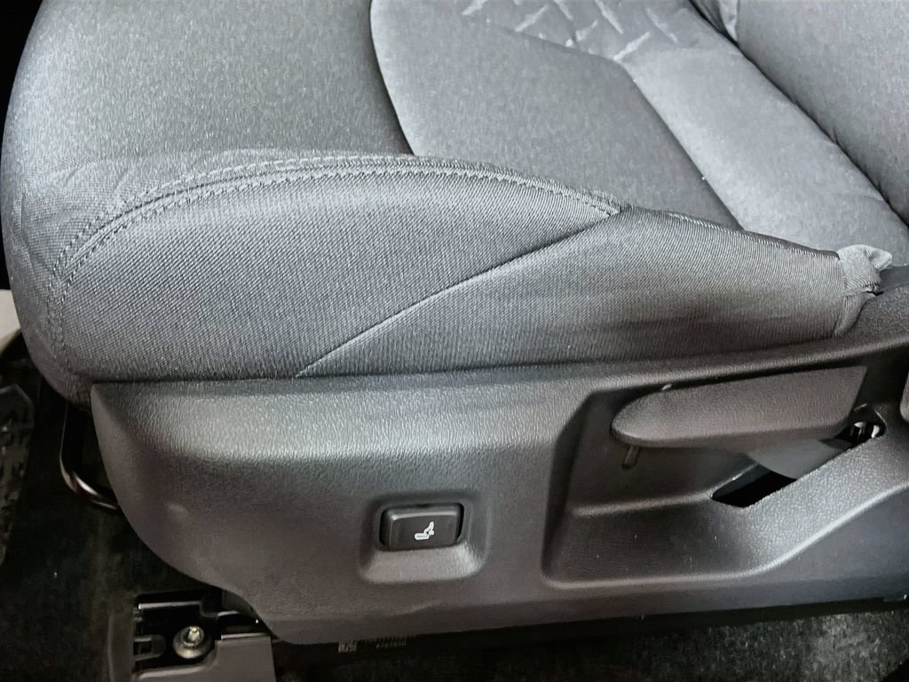Certified 2026 Toyota Tacoma SR5 AWD/4WD image 16