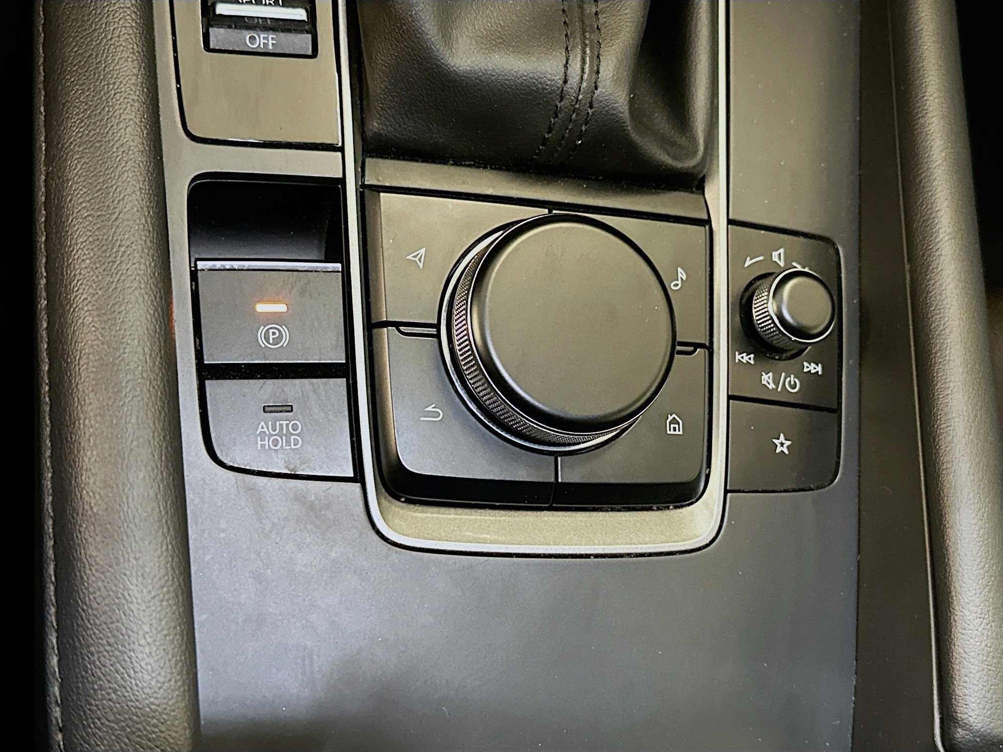 Used 2022 MAZDA MAZDA3 s image 26