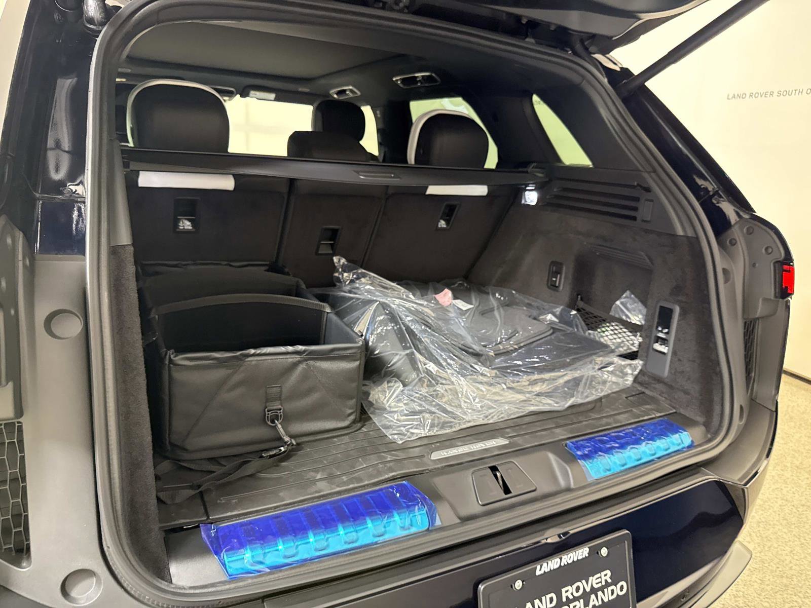 New 2026 Land Rover Range Rover Sport Dynamic SE AWD/4WD image 11