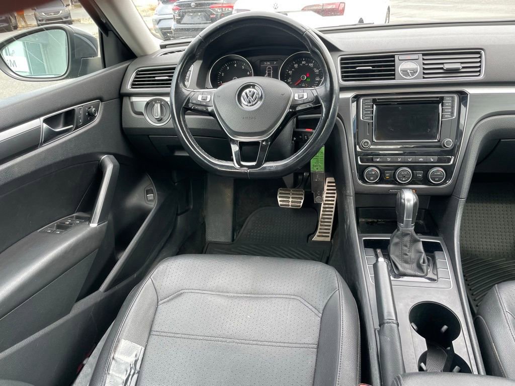 Used 2017 Volkswagen Passat 1.8T R-Line image 8
