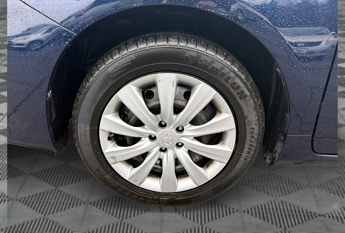 Used 2012 Toyota Corolla LE image 34