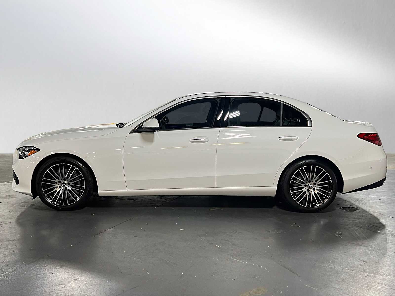 Used 2025 Mercedes-Benz C 300 4MATIC Sedan image 6