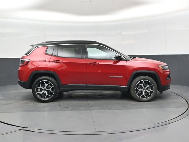 Used 2025 Jeep Compass Limited image 2