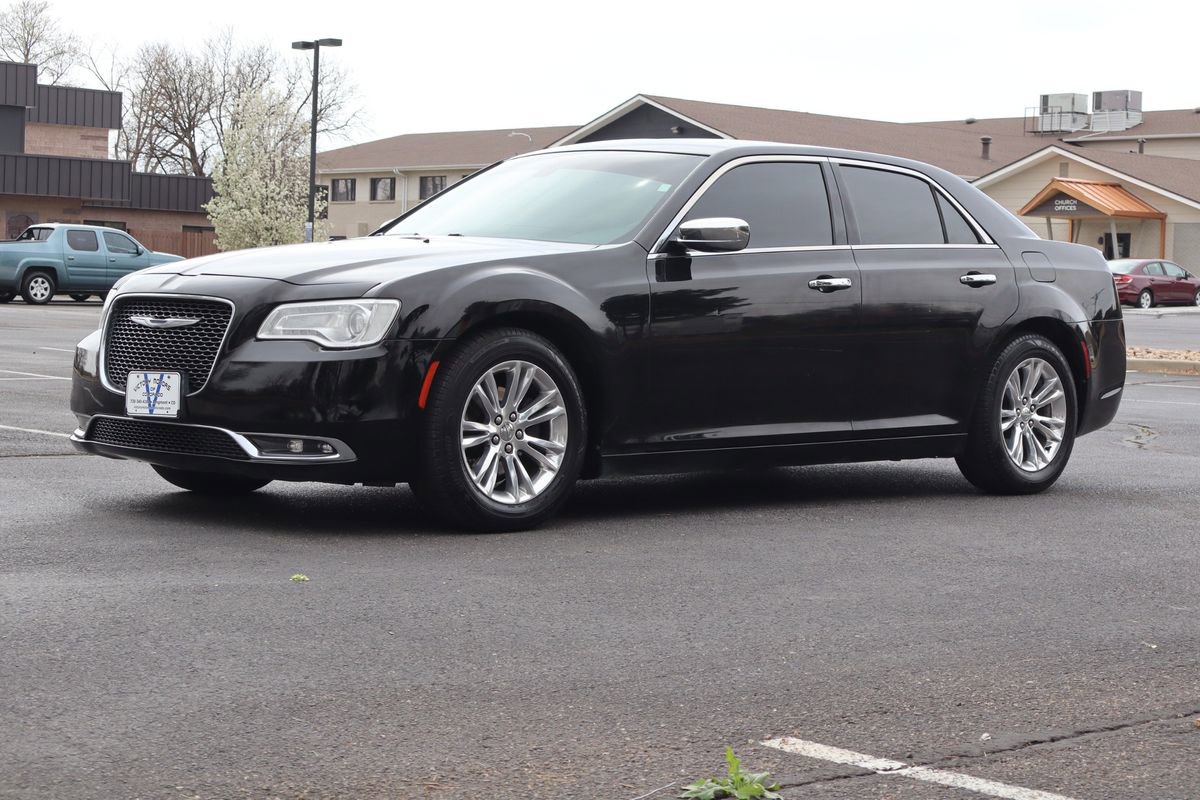 Used 2016 Chrysler 300 C image 11