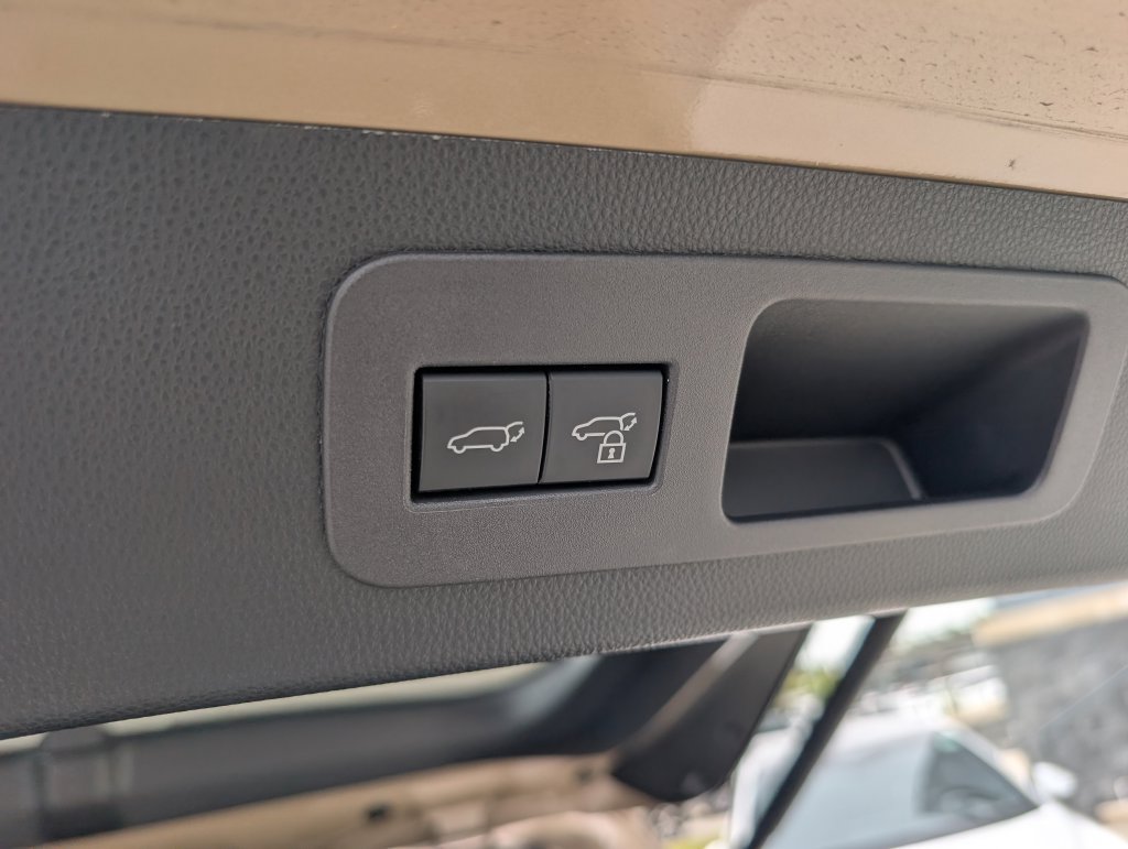 Used 2025 Lexus LX 700h Overtrail AWD/4WD image 15