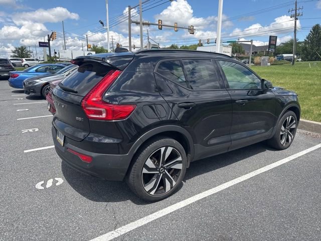 Used 2024 Volvo XC40 B5 Plus w/ Protection Package Premier AWD/4WD image 5