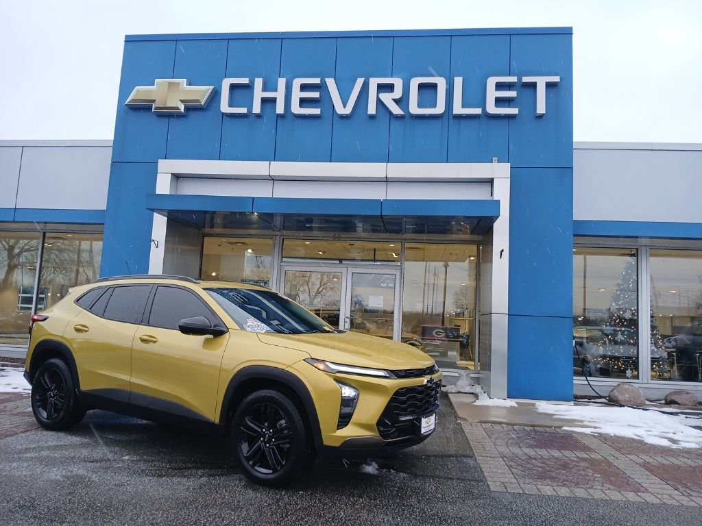 Used 2024 Chevrolet Trax ACTIV w/ Sunroof Package image 1