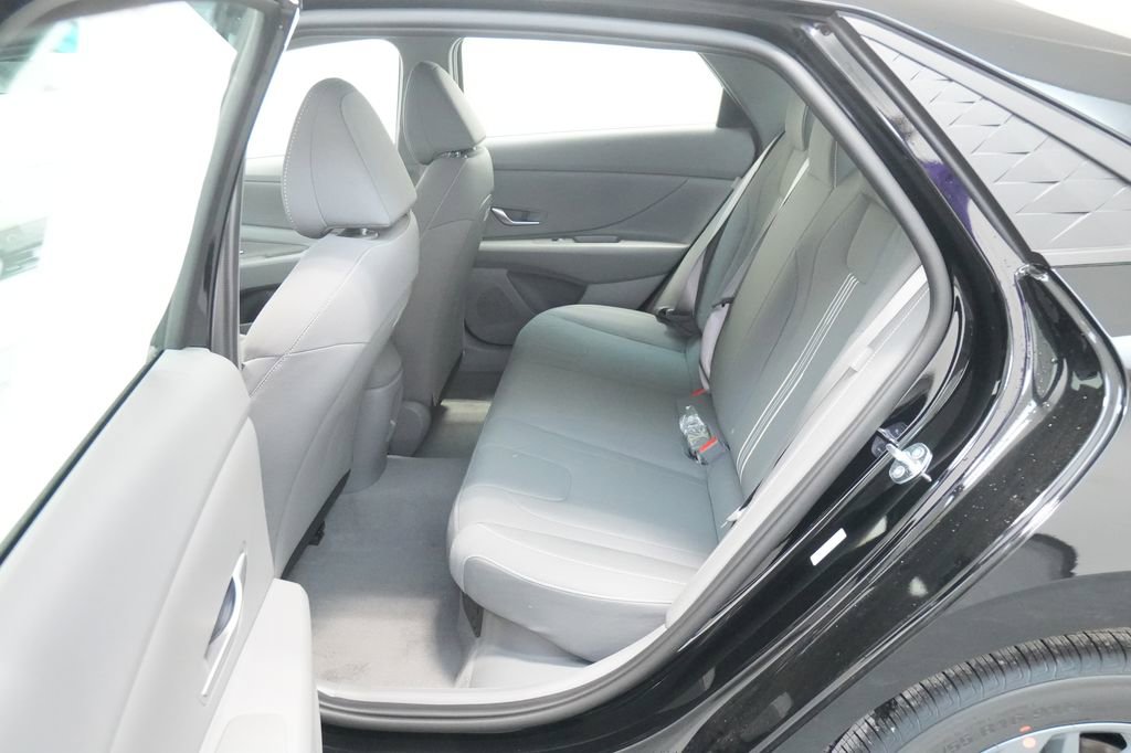 New 2026 Hyundai Elantra Blue image 18