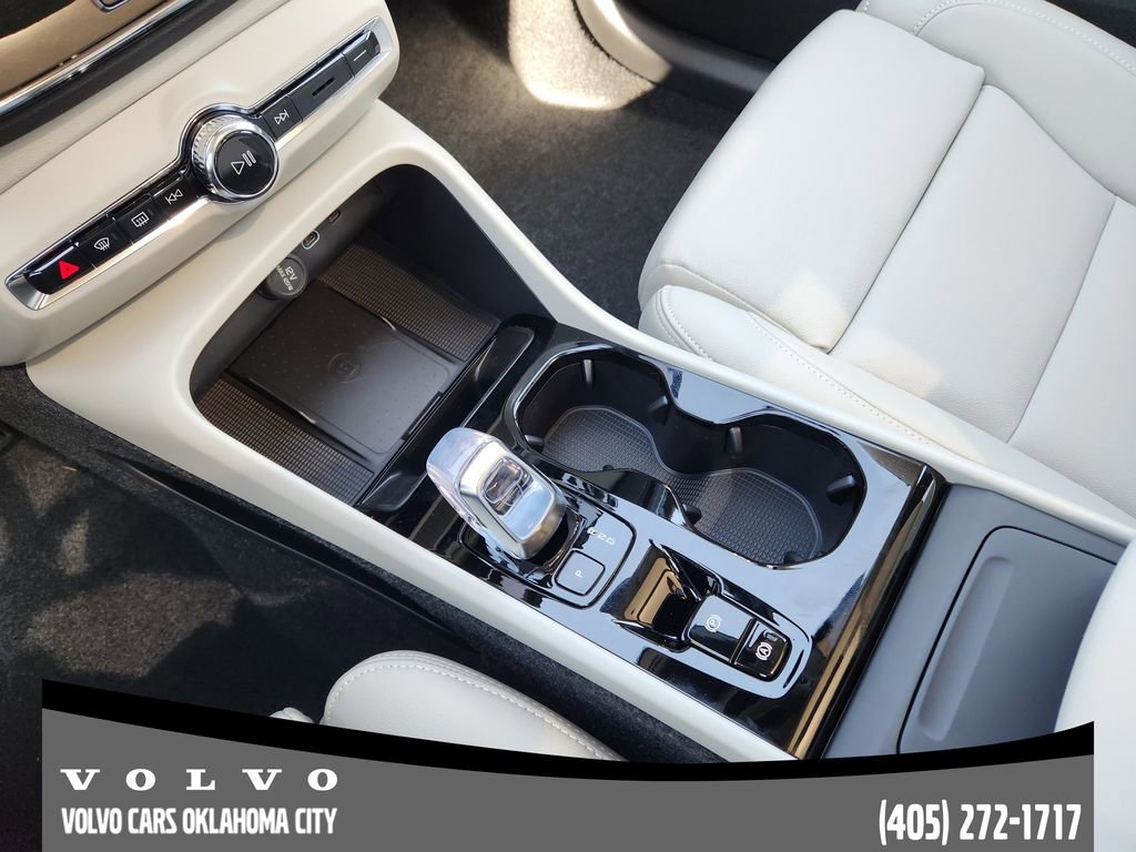 New 2026 Volvo XC40 B4 Plus w/ Protection Package Premier image 19