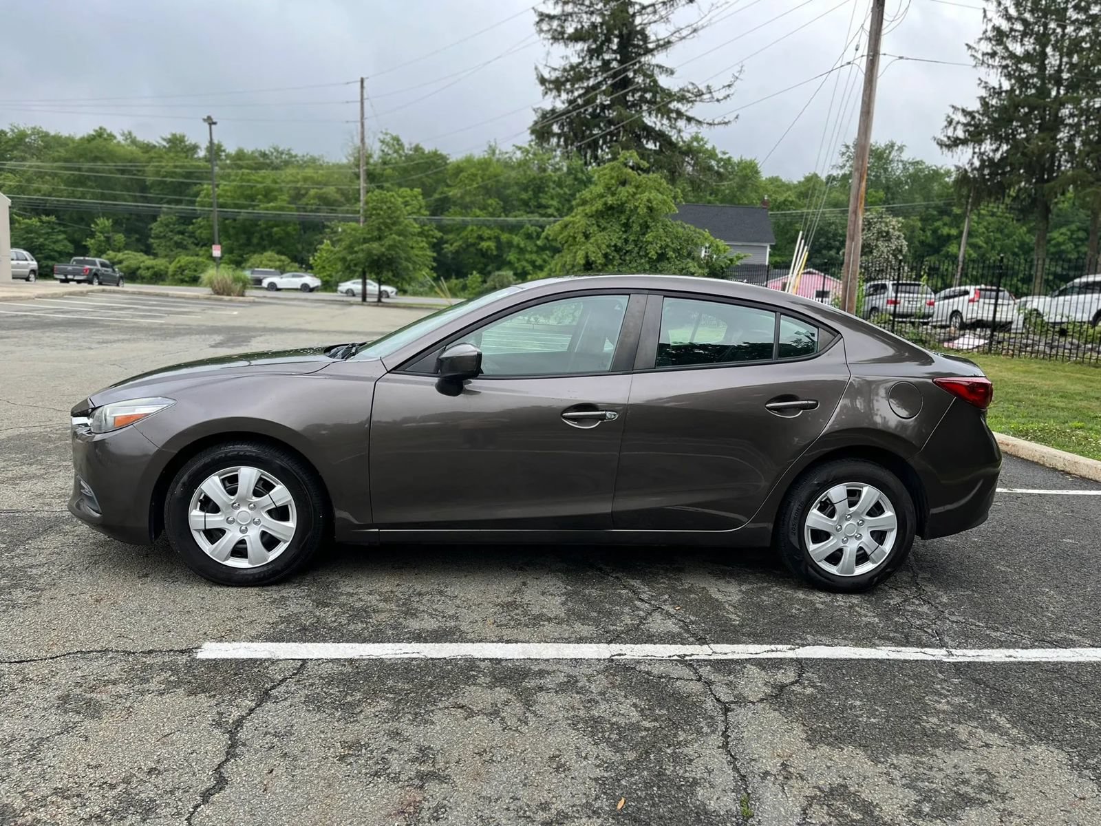 Used 2017 MAZDA MAZDA3 Sport FWD image 6
