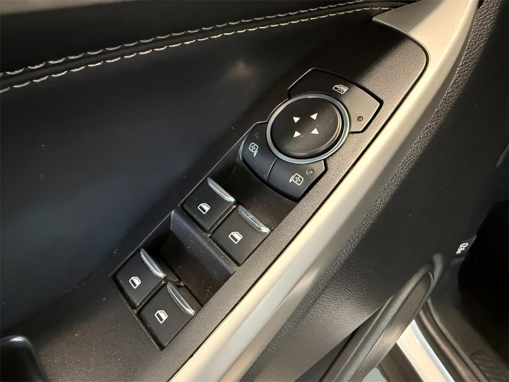 Used 2022 Ford Explorer XLT image 27