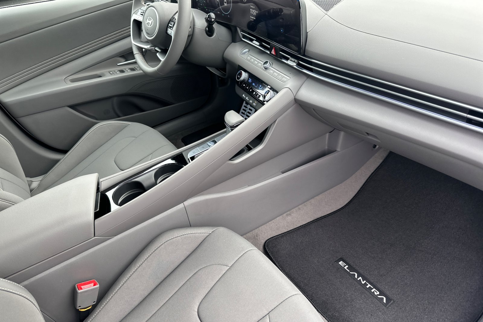 New 2026 Hyundai Elantra Sport FWD image 15