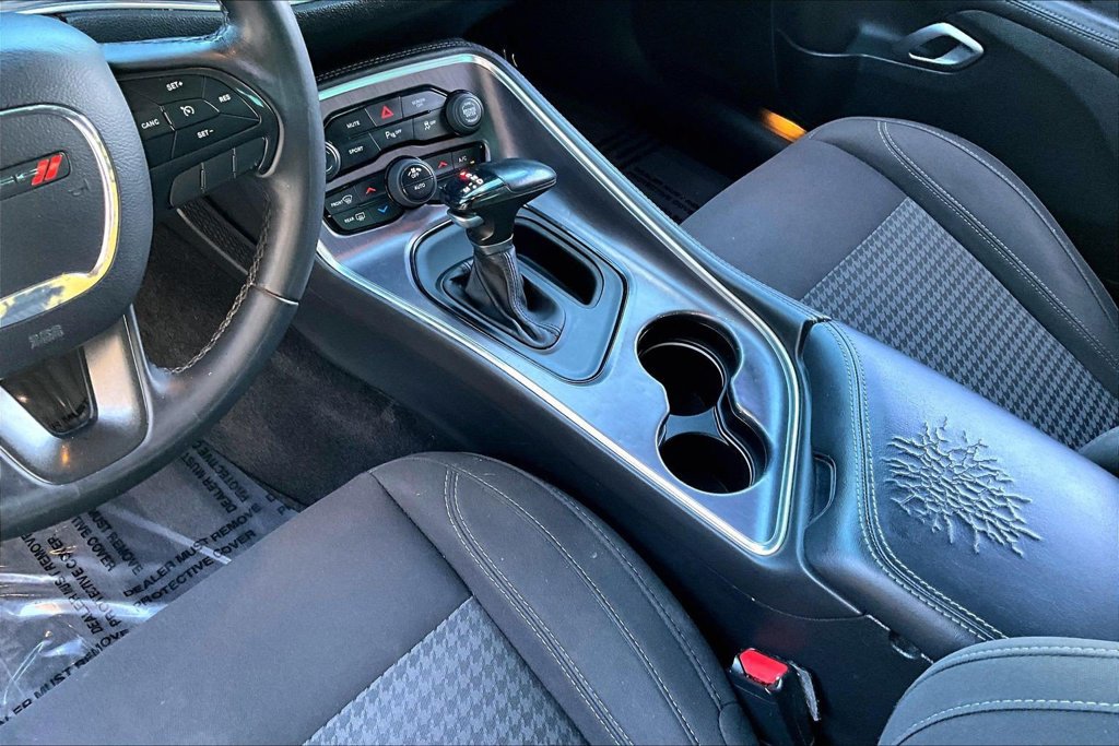 Used 2018 Dodge Challenger SXT w/ Driver Convenience Group RWD image 15