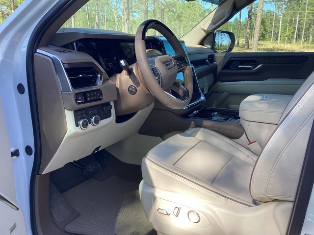 New 2026 GMC Yukon Denali w/ Denali Reserve Package AWD/4WD image 14