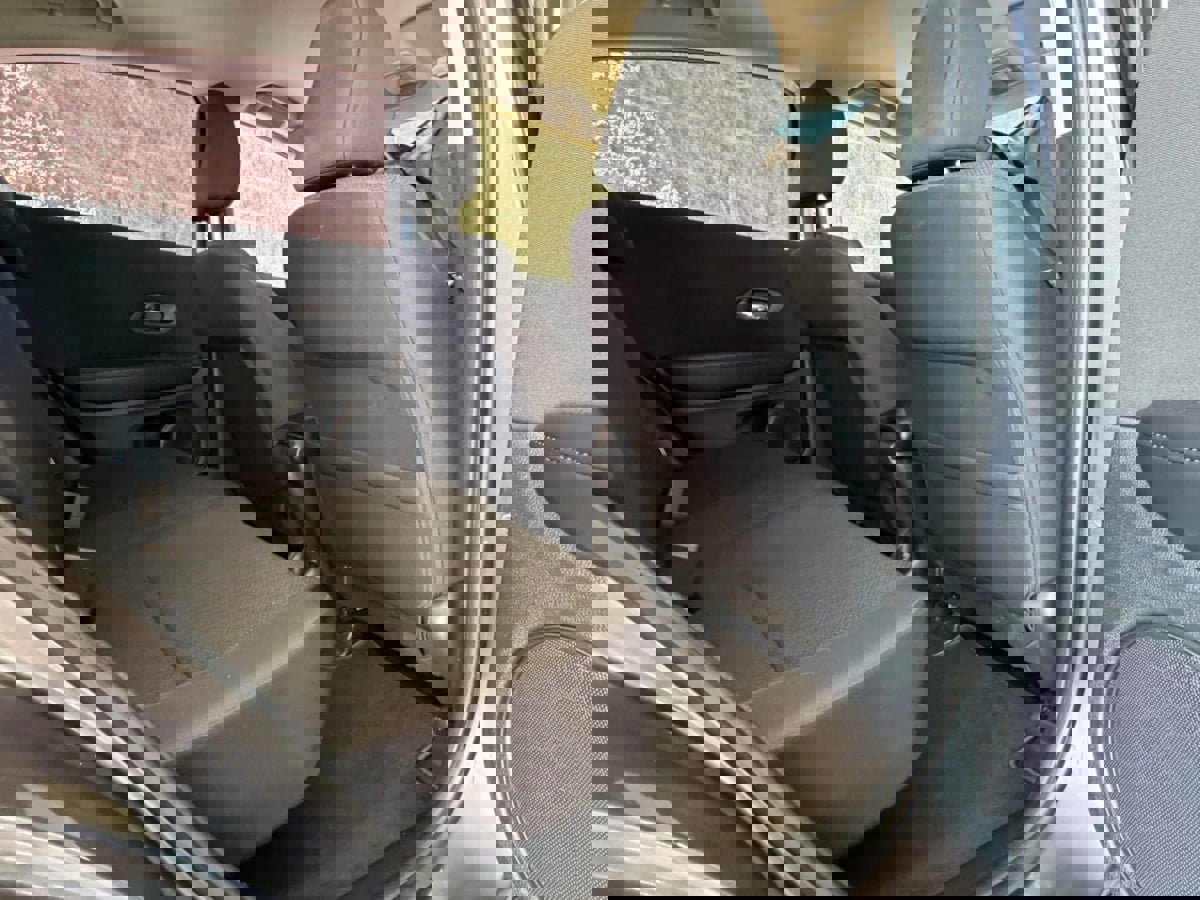 Used 2016 Honda HR-V LX image 40