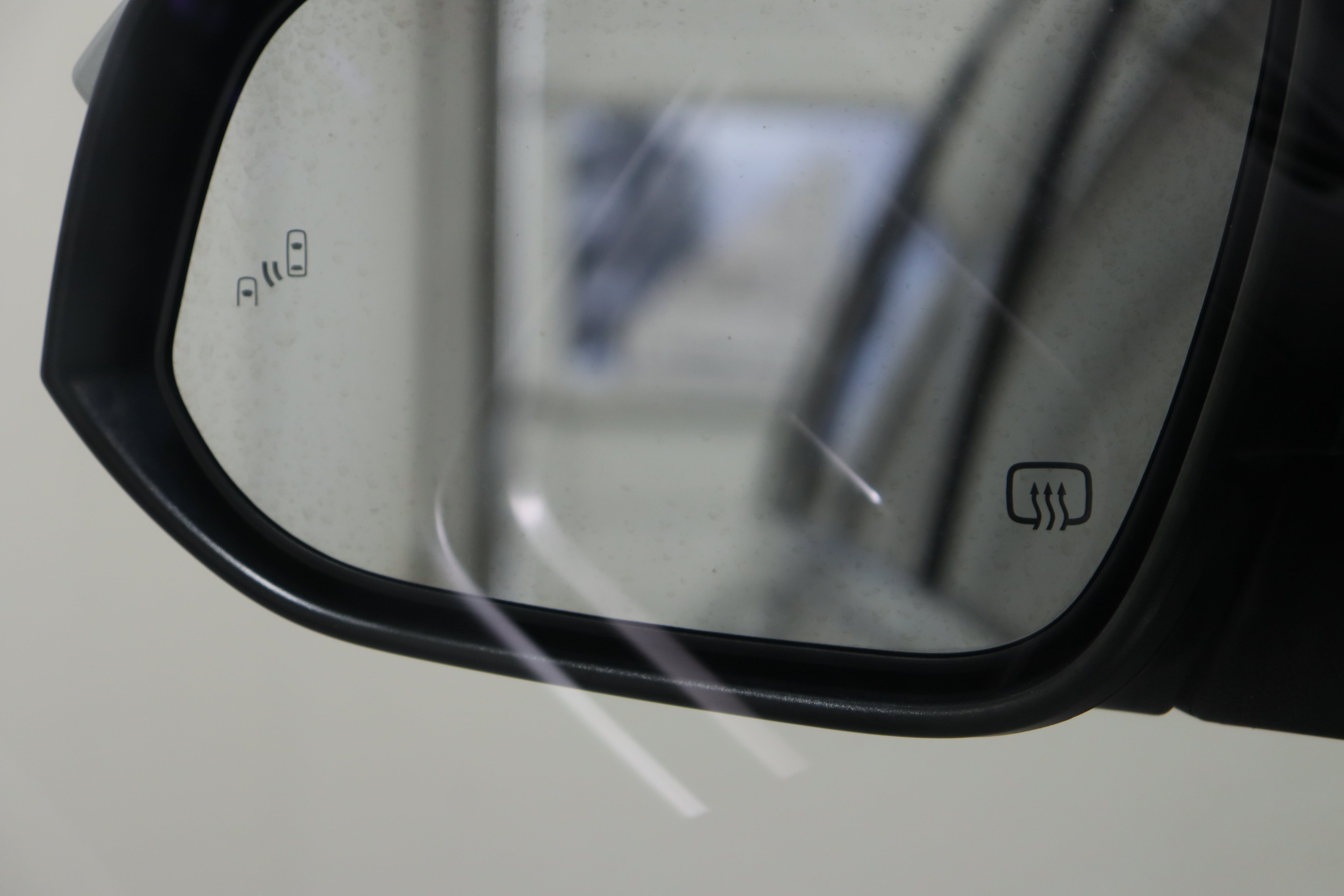 Used 2019 Toyota Highlander XLE FWD image 24